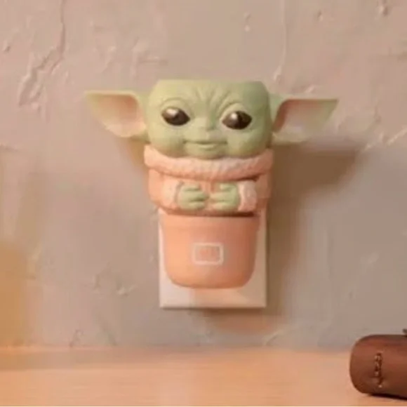 Scentsy Green and Tan Wall Plug-In - Picture 1 of 4